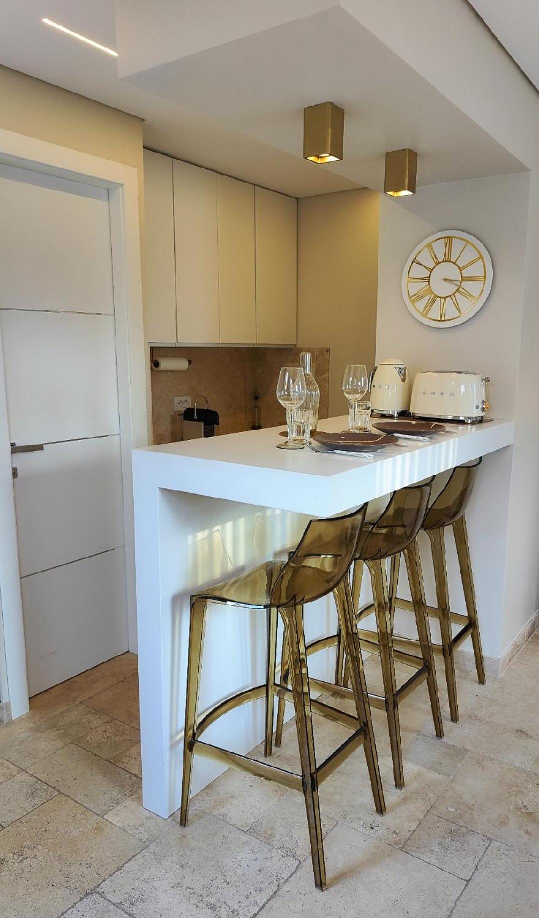 Studio Climatise, Terrasse, Parking Prive, 50M De La Plage Сен-Тропе Экстерьер фото