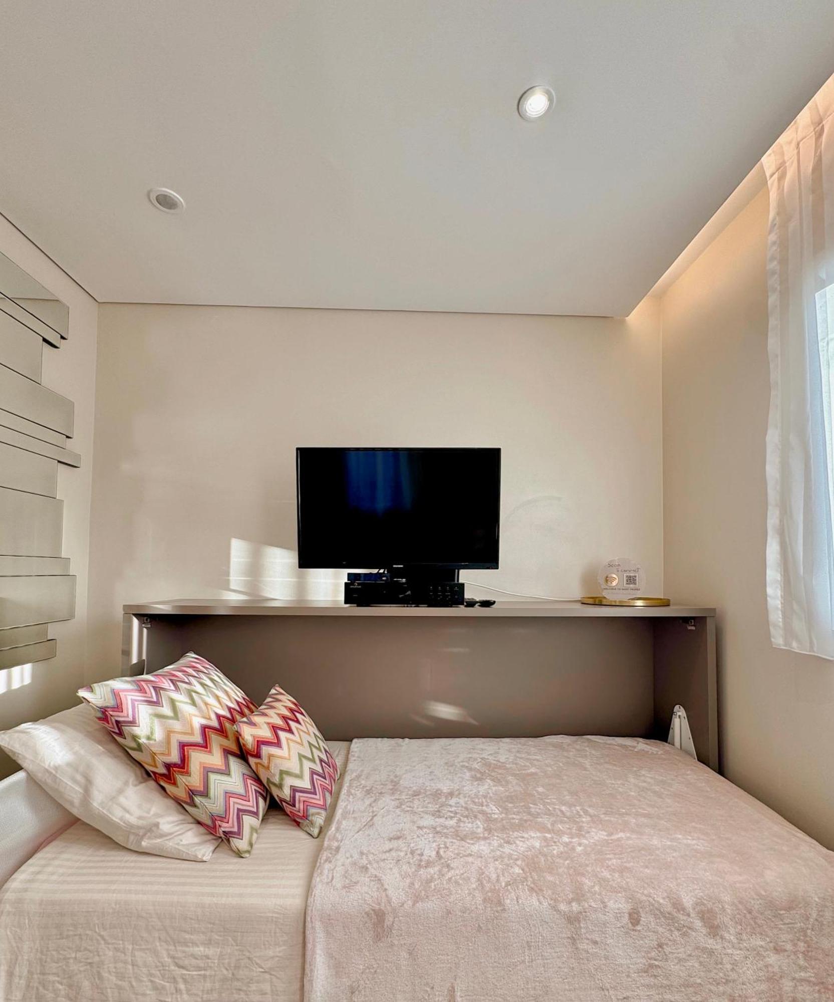 Studio Climatise, Terrasse, Parking Prive, 50M De La Plage Сен-Тропе Экстерьер фото