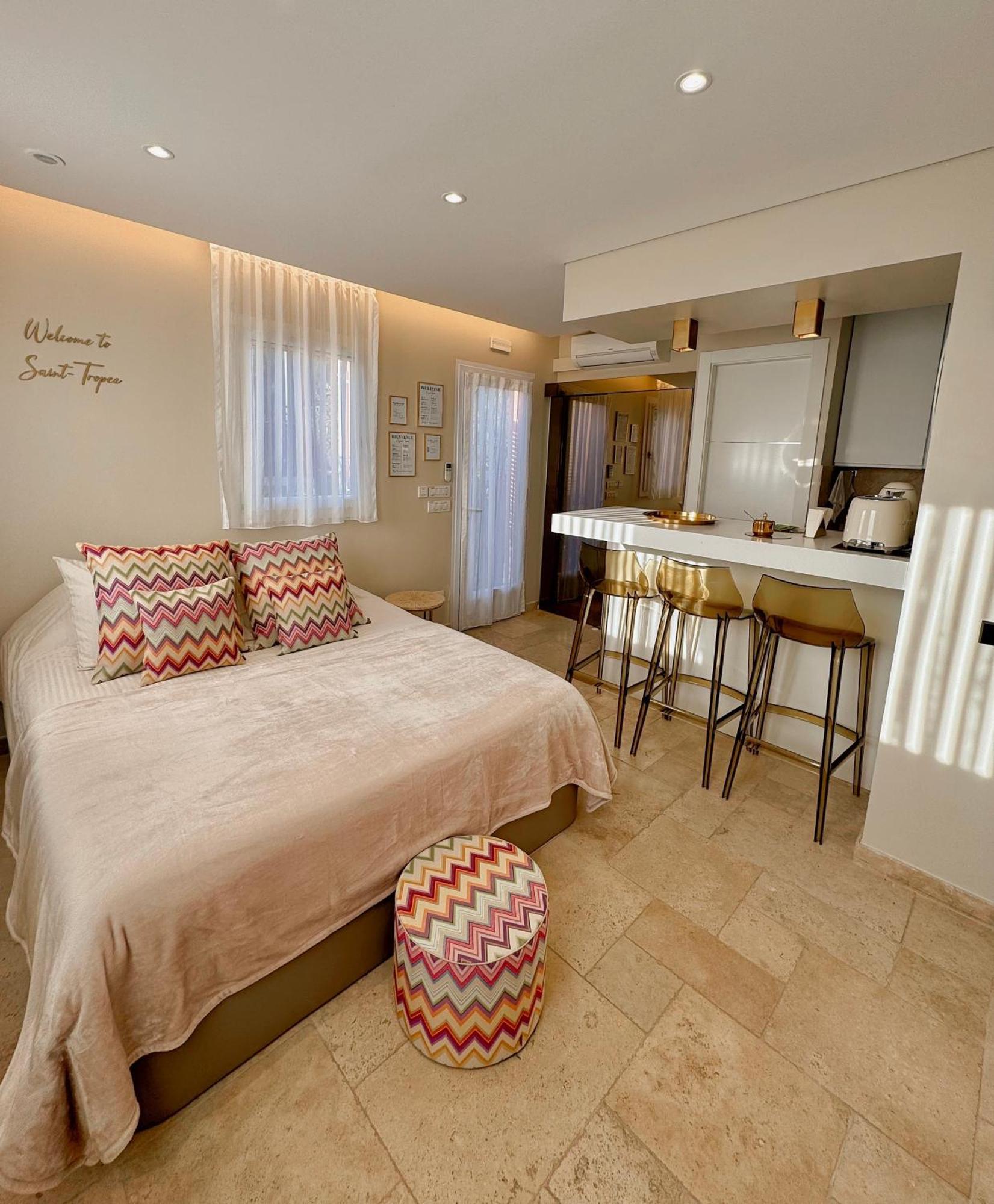 Studio Climatise, Terrasse, Parking Prive, 50M De La Plage Сен-Тропе Экстерьер фото