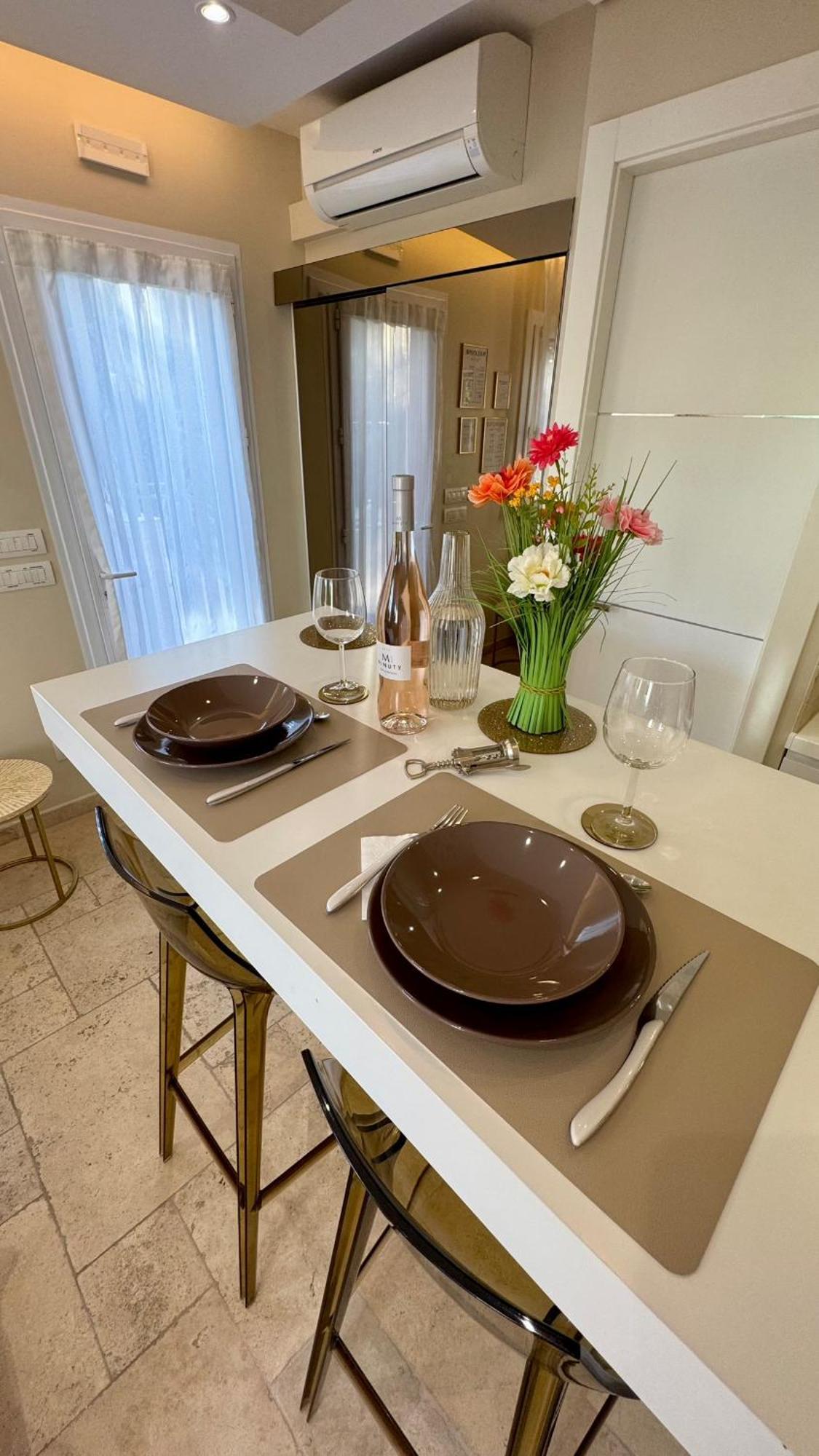 Studio Climatise, Terrasse, Parking Prive, 50M De La Plage Сен-Тропе Экстерьер фото